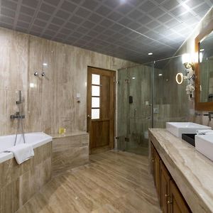 Royal Suite Benefits